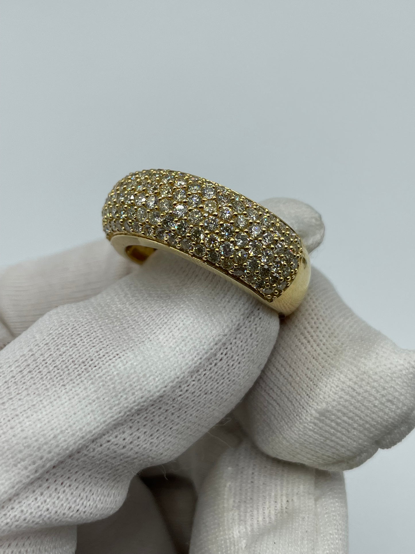 14k yellow gold two. Seven carrots diamond eight. 5 grams gold